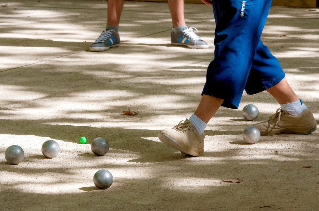 Camping et Guinguette les cab-anes à bédarieux - pétanque