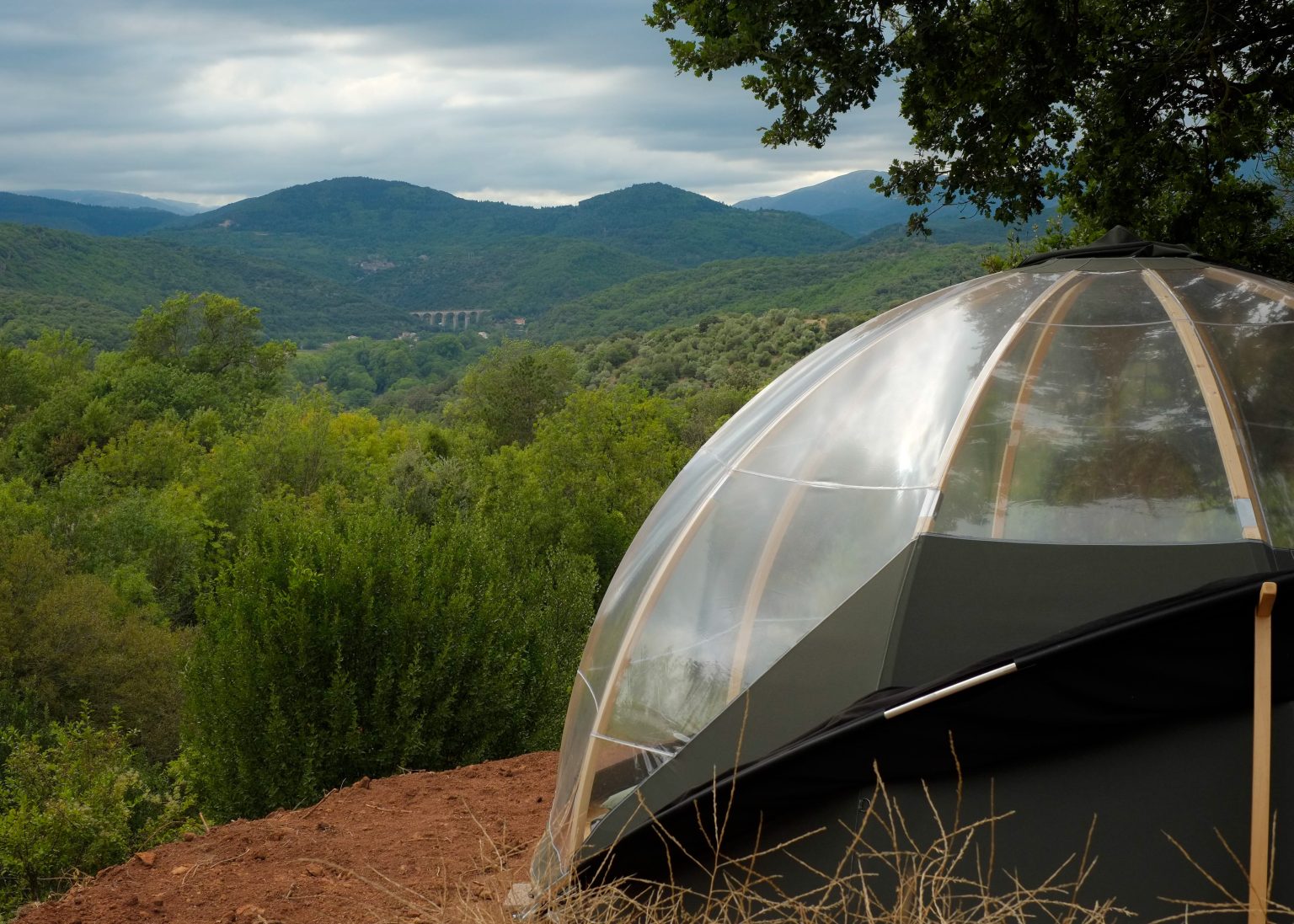 Nuitée insolite dans une Bulle Wingwam hérault sud france - Bulle chêne